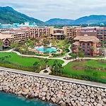Disney Explorers Lodge